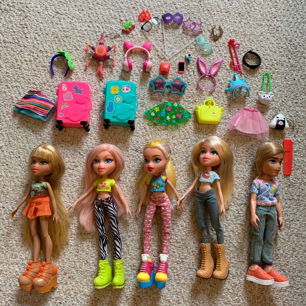 Bratz Dolls With Accessories